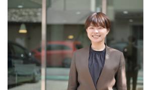 所長　山崎真奈